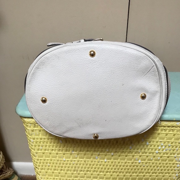 Michael Kors Bucket Bag - Picture 4 of 4